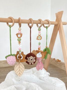 Тренажер Монтессорі, baby gym &laquo;Рожева малинка&raquo; 17 фото
